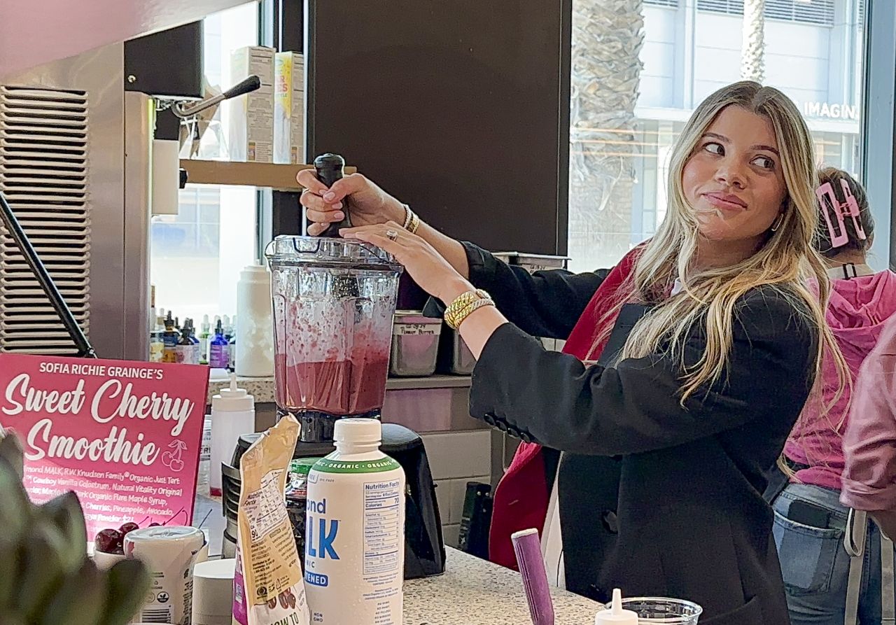 Sofia Richie Grainge i jej Sweet Cherry Smoothie podbijają social media 👌