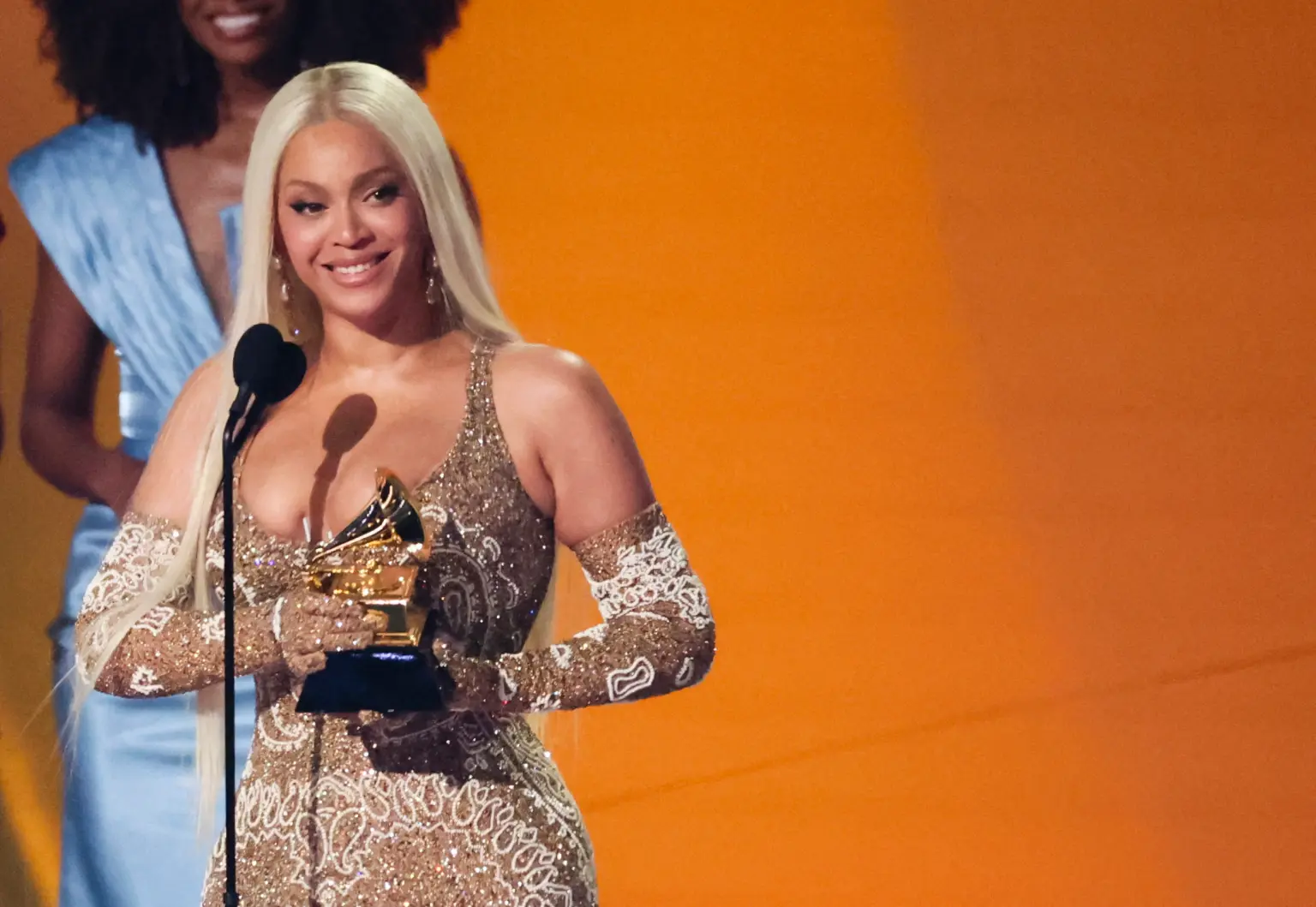 Beyoncé Congratulated by her father Matthew Beyonce