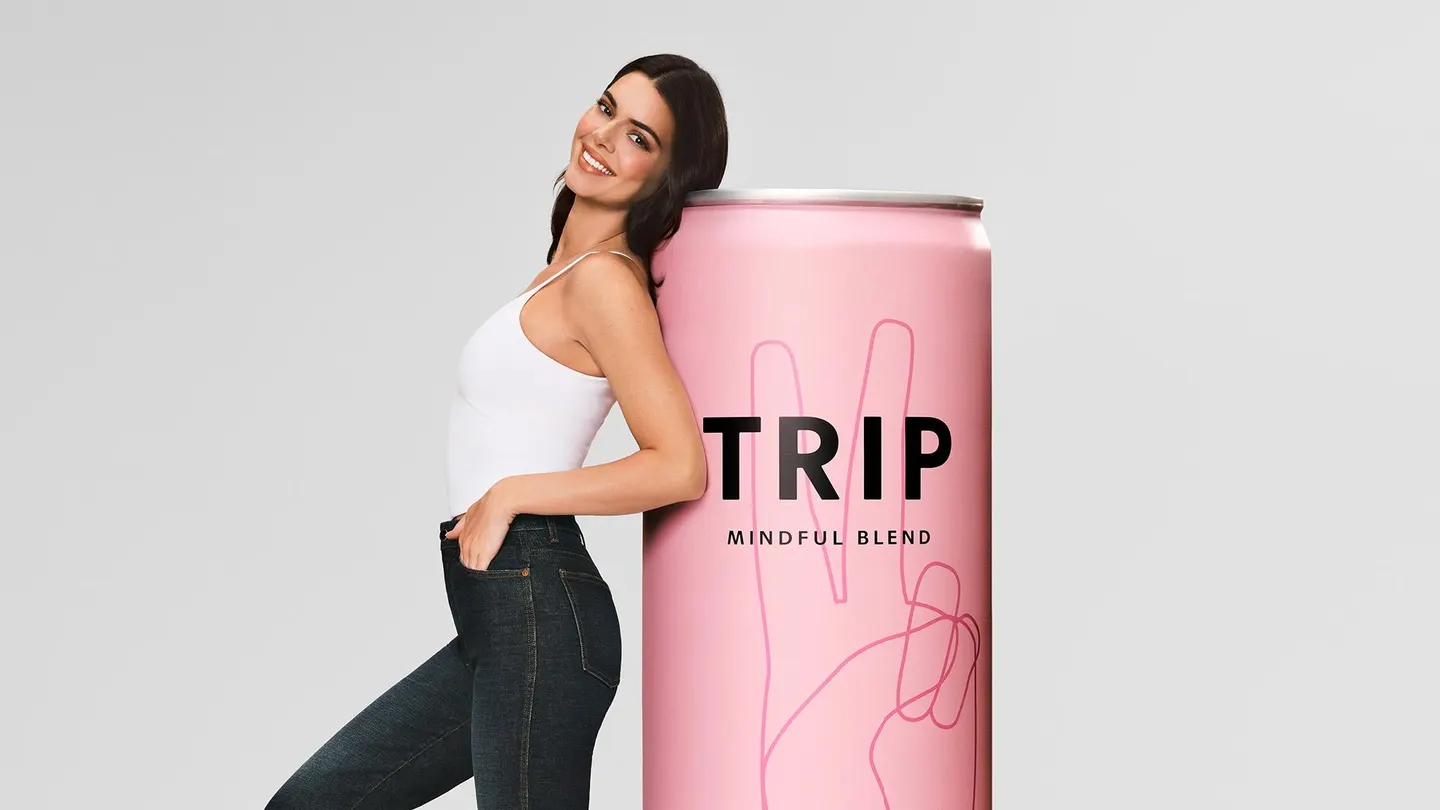 Kendall Jenner inwestuje w TRIP. Została udziałowczynią i globalną ambasadorką marki napojów „na wyciszenie”