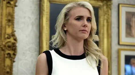 Natalie Harp, nazywana w otoczeniu Trumpa ‘human printer’, czyli ‘ludzką drukarką’… Kim naprawdę jest Natalie Harp?