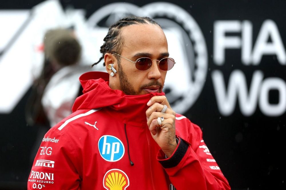 Hamilton zaprzecza plotkom o Ferrari