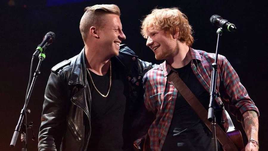 Macklemore wyrzucony z trasy Eda Sheerana. Co dokładnie powiedział, dlaczego Robert Kraft zareagował i gdzie w tym wszystkim pojawiła się Pink?