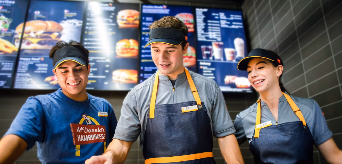 McDonald’s wydaje miliardy, by odzyskać klientów. AI to tylko część większego planu